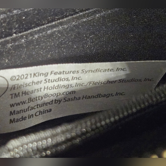 EUC Bundle Of Betty Boop Wristlet Wallet & Ipsy Makeup Pouch - Picture 7 of 9